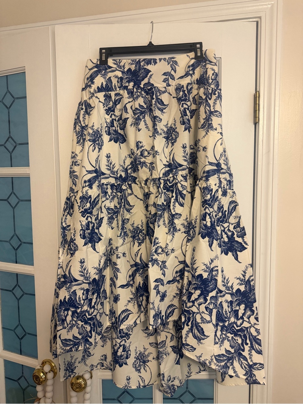 Express White Maxi Skirt with Blue Floral Print - Picture 6 of 8